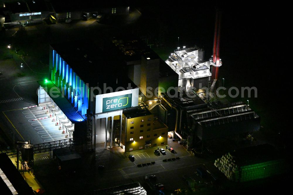 Aerial photograph at night Lützen - Night lighting power plants and exhaust towers of Waste incineration plant station Prezero Energy Zorbau in Zorbau in the state Saxony-Anhalt, Germany