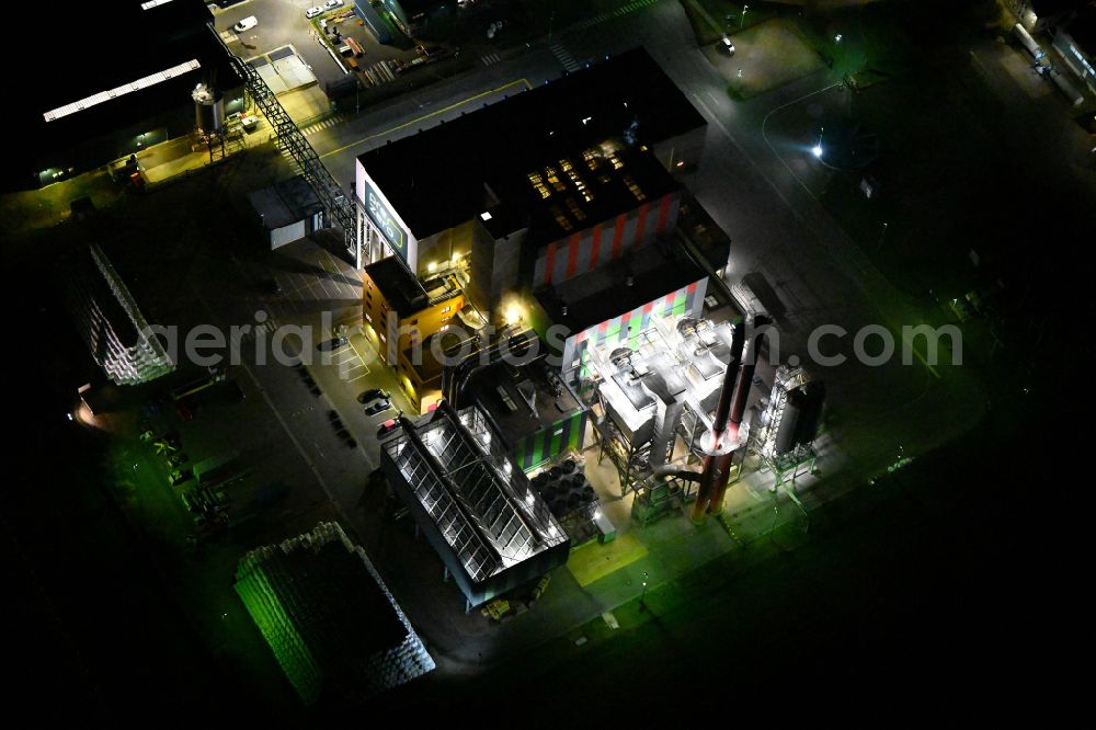 Aerial image at night Lützen - Night lighting power plants and exhaust towers of Waste incineration plant station Prezero Energy Zorbau in Zorbau in the state Saxony-Anhalt, Germany