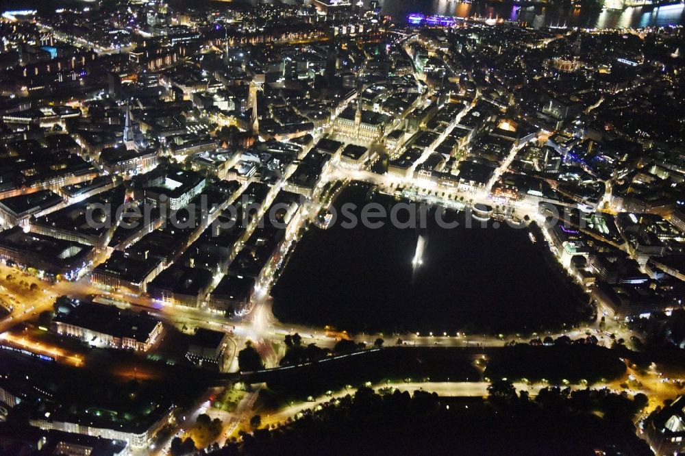Aerial photograph at night Hamburg - Night view Riparian areas on the lake area of Binnenalster city center of Hamburg
