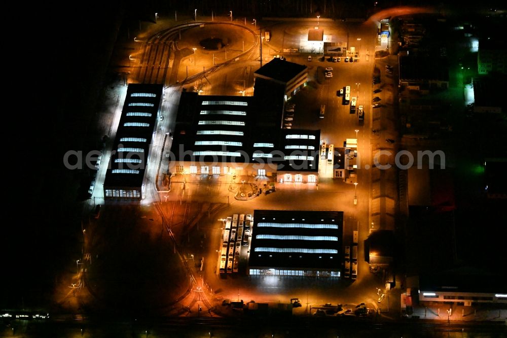 Aerial photograph at night Jena - Night lighting tram depot of the Municipal Transport Company Jenaer Nahverkehr GmbH in Jena in the state Thuringia, Germany