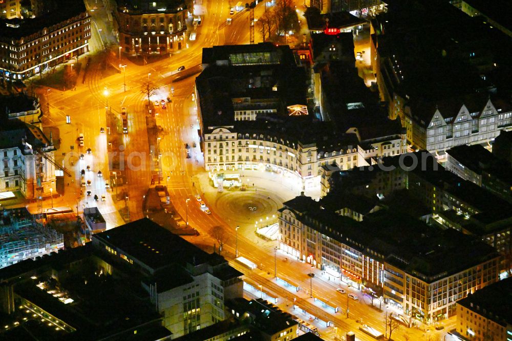 München at night from the bird perspective: Night lighting ensemble space an place Karlsplatz - Stachus in the inner city center in Munich in the state Bavaria, Germany