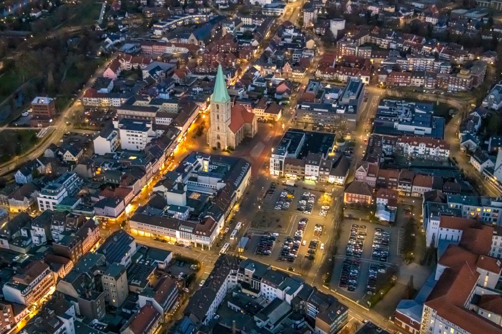 Hamm at night from the bird perspective: Night lighting ensemble space an place Santa-Monica-Platz in the inner city center on street Koenigstrasse in Hamm at Ruhrgebiet in the state North Rhine-Westphalia, Germany