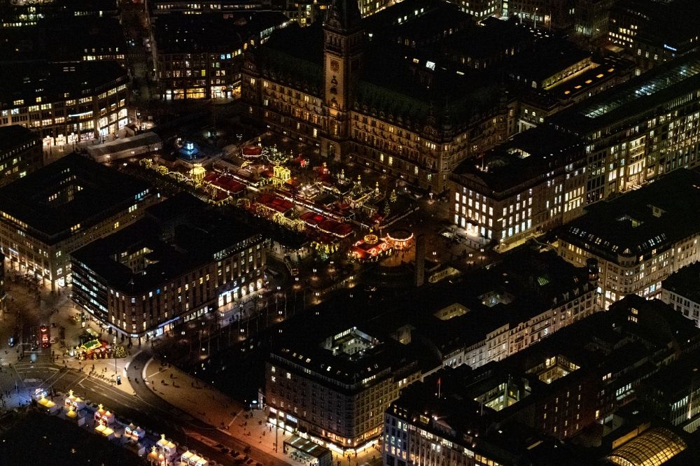 Aerial photograph at night Hamburg - Night lighting town Hall building of the city administration Alter Wall on Rathausmarkt- place in Hamburg