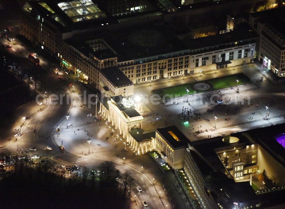 Aerial image at night Berlin - Night view of the Brandenburg Gate at the Pariser Platz in Berlin