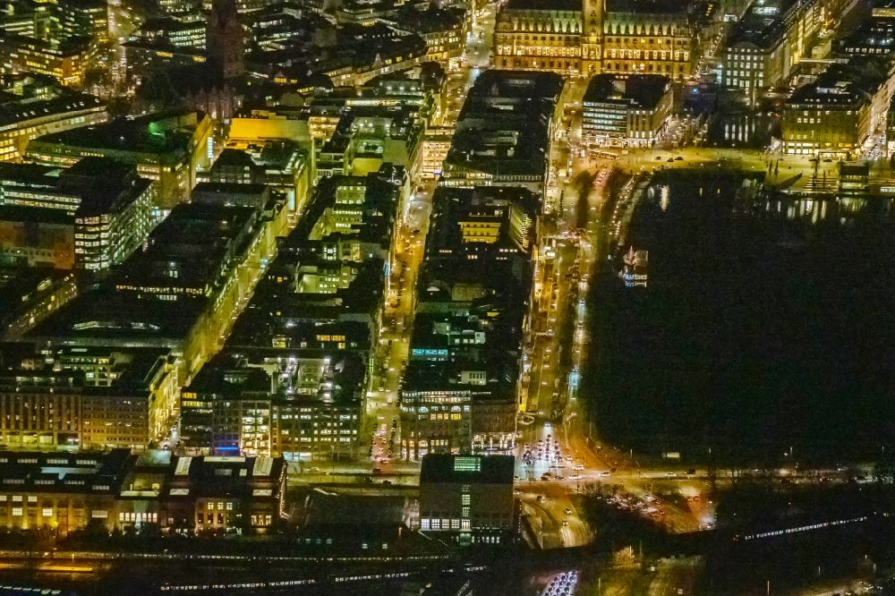Aerial image at night Hamburg - Night lighting city view from the inner city Ballindamm an der Alster in Hamburg