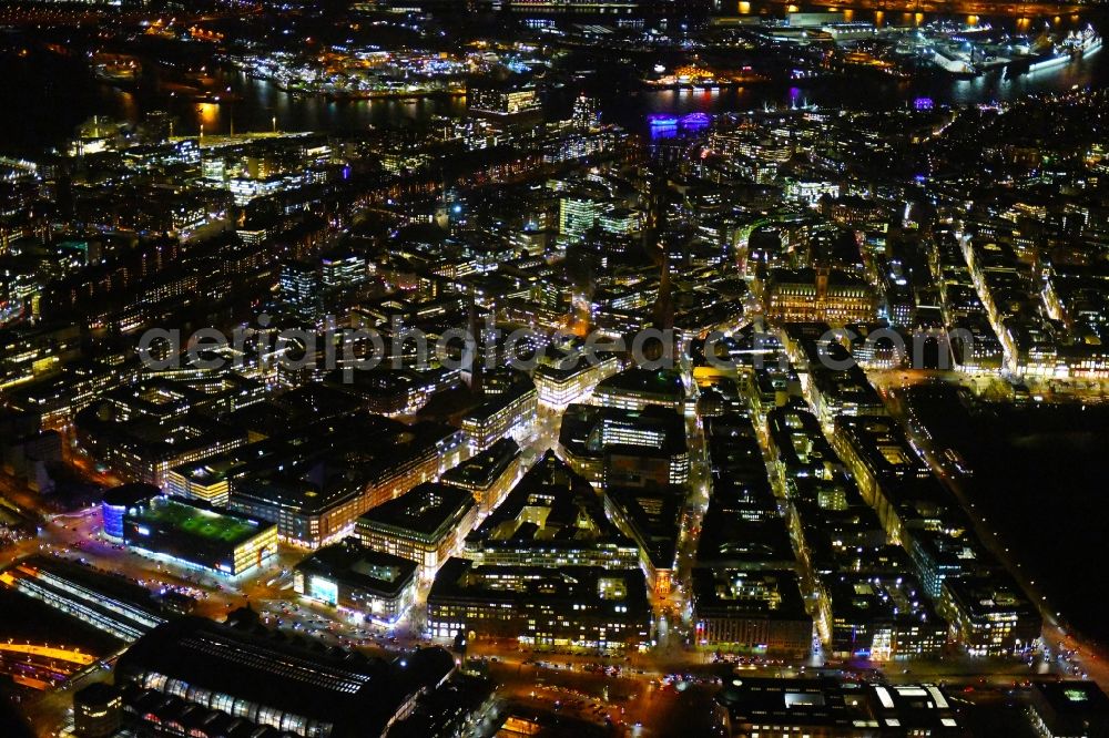Aerial photograph at night Hamburg - Night lighting city view on down town Ballindamm - Glockengiesserwall - Rosenstrasse in the district Zentrum in Hamburg, Germany