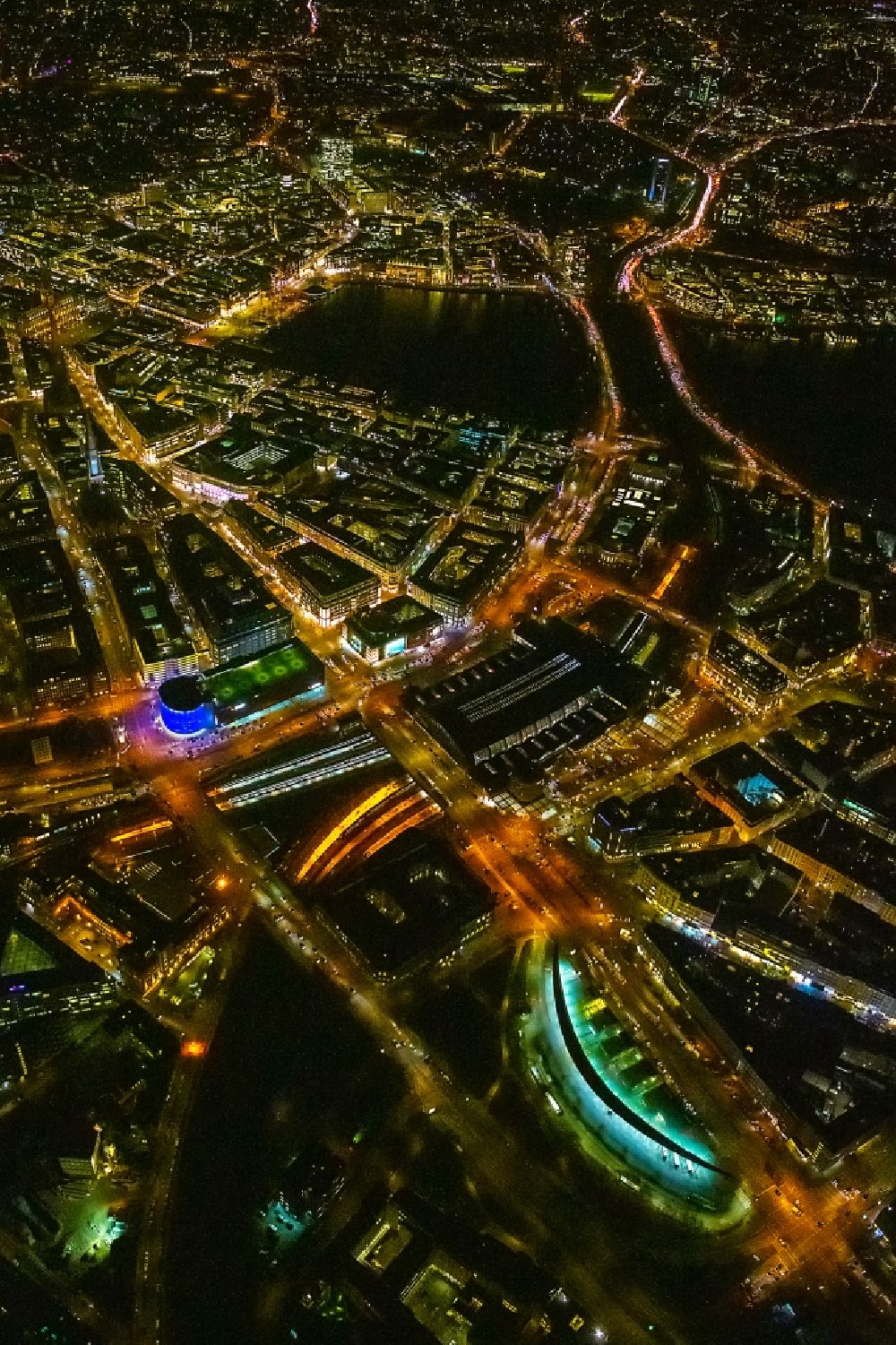 Aerial photograph at night Hamburg - Night lighting city view on down town around the ZOB Bus Port Hamburg on central train station along the Adenauerallee and Kurt-Schumacher-Allee in the district Sankt Georg in Hamburg, Germany