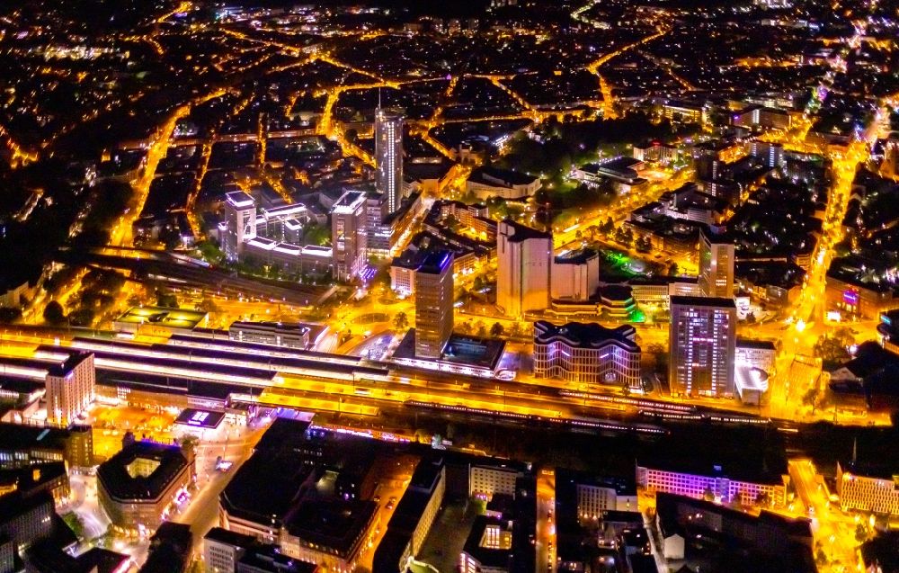 Aerial image at night Essen - Night lighting city view on down town on Essen Hauptbahnhof in Essen at Ruhrgebiet in the state North Rhine-Westphalia, Germany