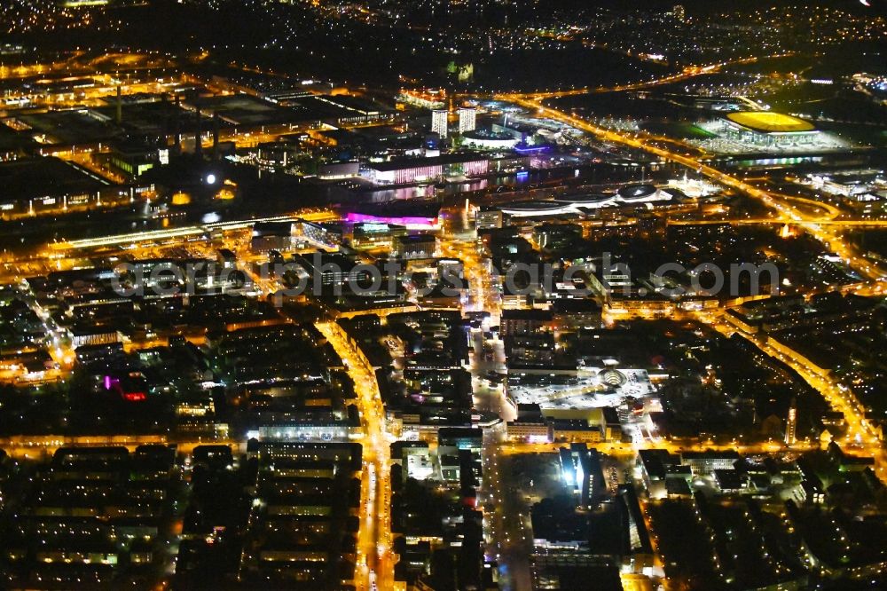 Aerial photograph at night Wolfsburg - Night lighting The city center in the downtown area Schillerstrasse - Goethestrasse - Heinrich-Heine-Strasse in the district Stadtmitte in Wolfsburg in the state Lower Saxony, Germany