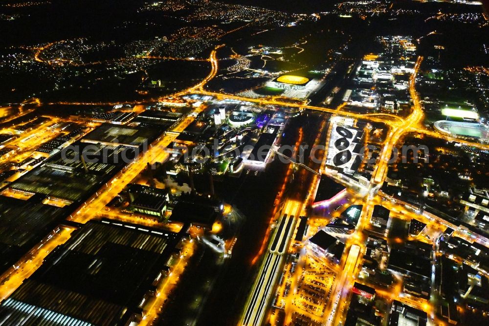 Aerial image at night Wolfsburg - Night lighting The city center in the downtown area Schillerstrasse - Goethestrasse - Heinrich-Heine-Strasse in the district Stadtmitte in Wolfsburg in the state Lower Saxony, Germany