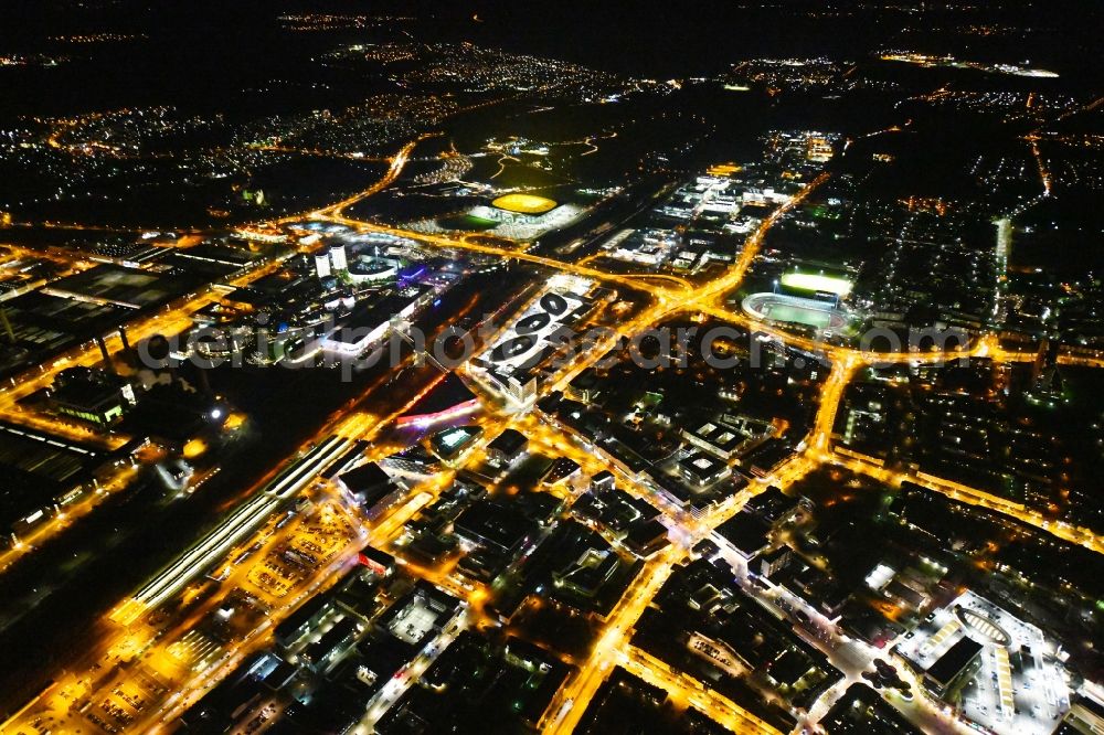 Wolfsburg at night from above - Night lighting The city center in the downtown area Schillerstrasse - Goethestrasse - Heinrich-Heine-Strasse in the district Stadtmitte in Wolfsburg in the state Lower Saxony, Germany