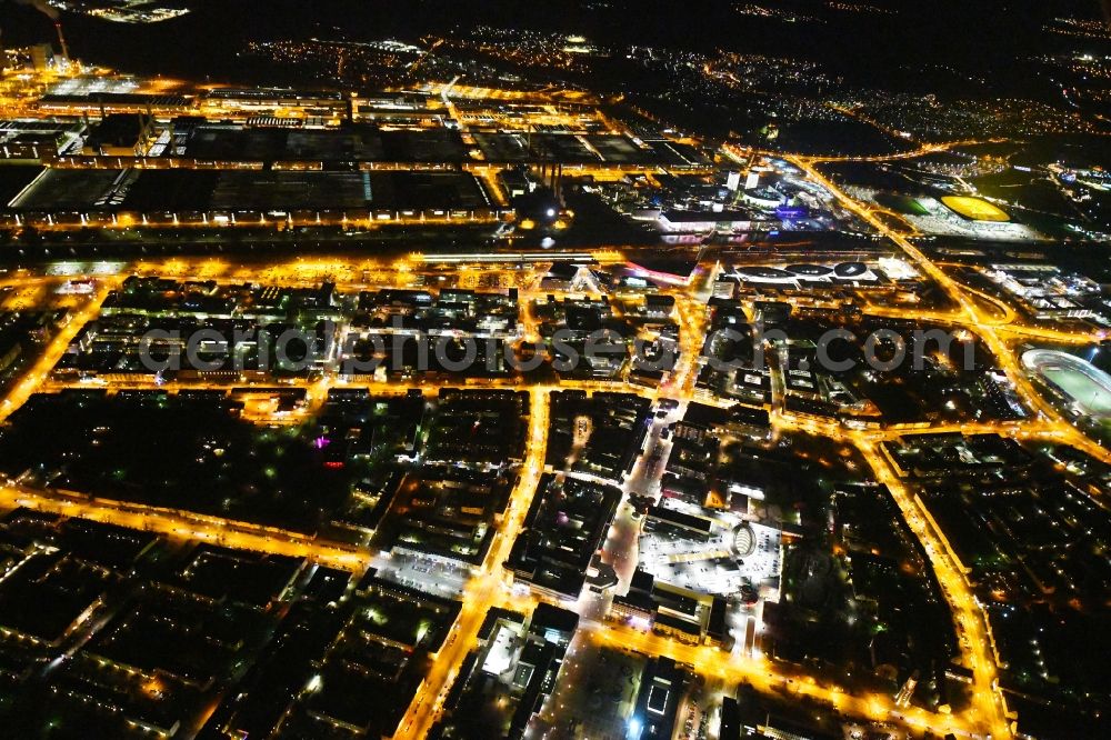 Aerial image at night Wolfsburg - Night lighting The city center in the downtown area Schillerstrasse - Goethestrasse - Heinrich-Heine-Strasse in the district Stadtmitte in Wolfsburg in the state Lower Saxony, Germany