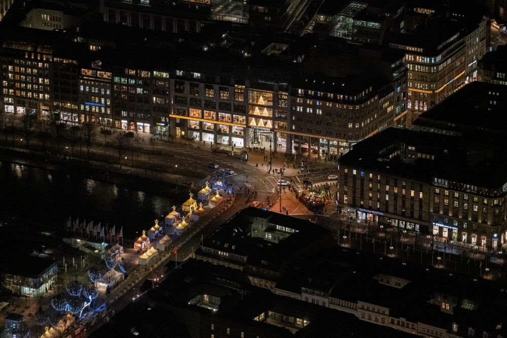 Aerial photograph at night Hamburg - Night lighting street guide of famous promenade and shopping street Jungfernstieg on the banks of the Binnenalster in the district Neustadt in Hamburg, Germany