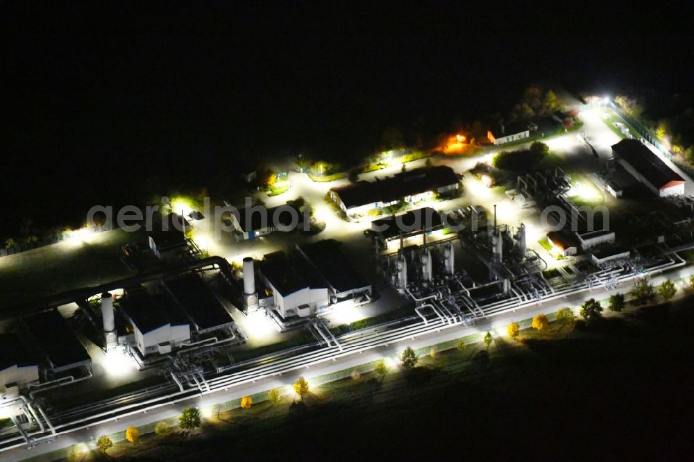 Aerial image at night Mallnow - Night lighting Compressor station and pumping station for Erdgasder GASCADE Gastransport GmbH in Mallnow in Brandenburg