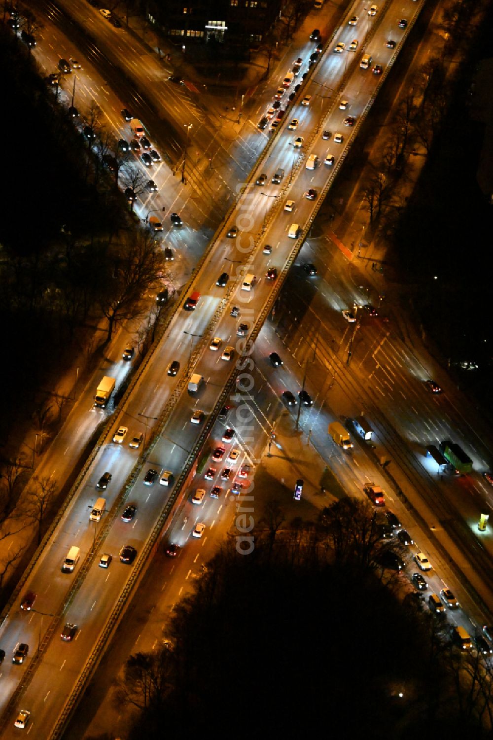 Aerial photograph at night München - Night lighting night view Road over the crossroads Landshuter Allee - Dachauer Strasse in Munich in the state Bavaria
