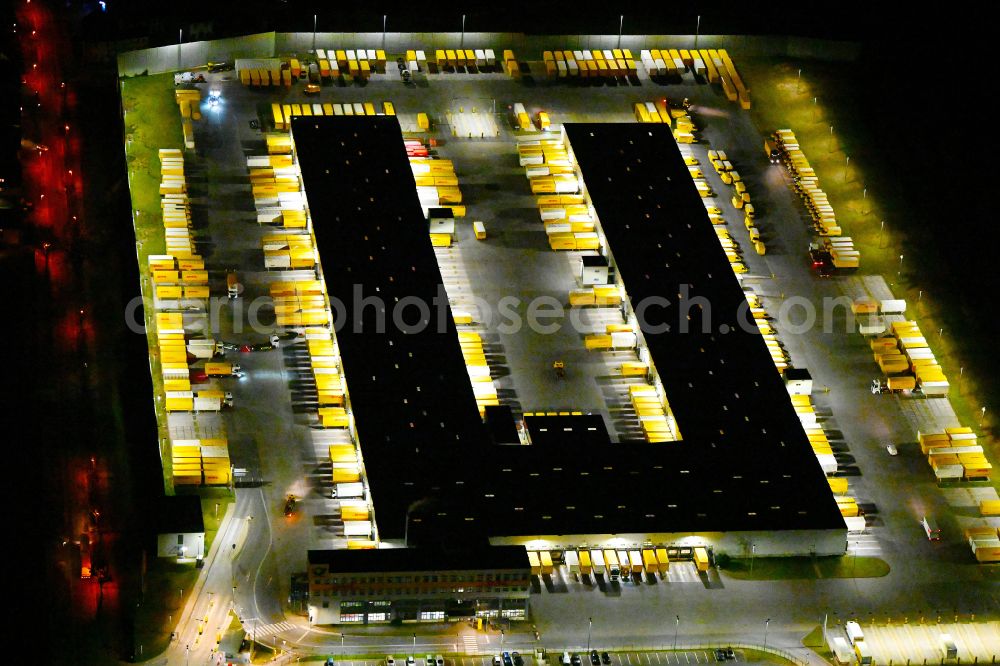 Aerial photograph at night Rüdersdorf - Night view building complex and grounds of DHL in the district Ruedersdorf in Ruedersdorf in the state Brandenburg