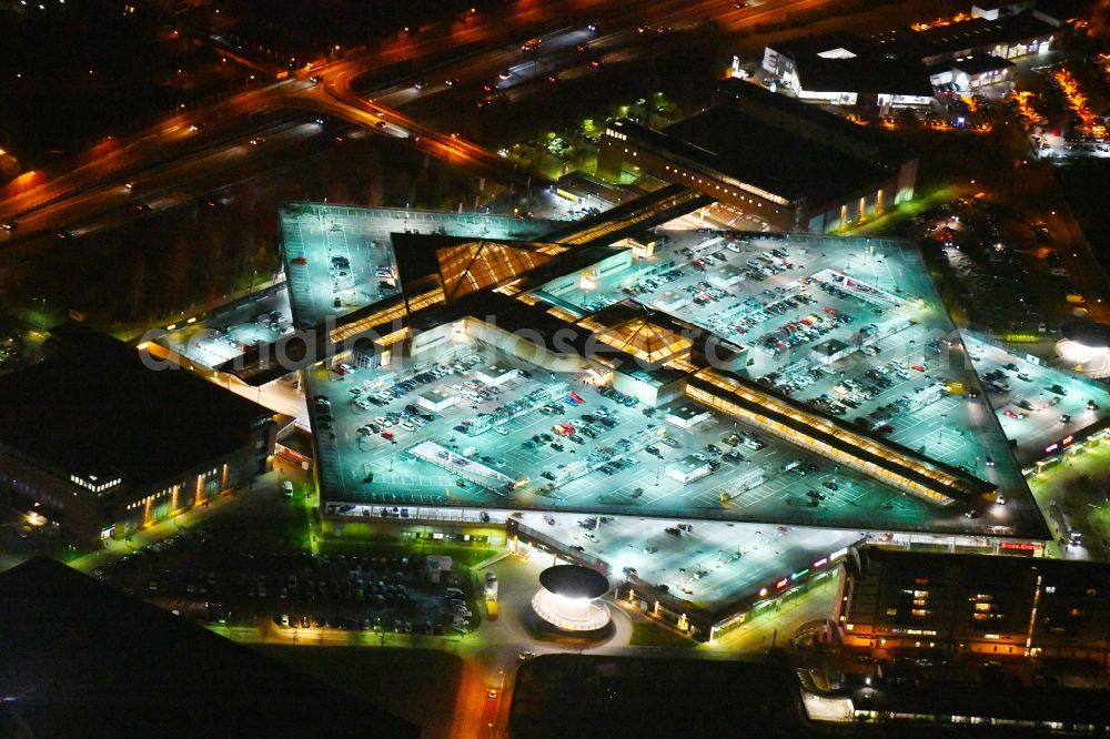 Aerial photograph at night Potsdam - Night aerial image of the shopping mall Stern-Center in Potsdam in the state Brandenburg