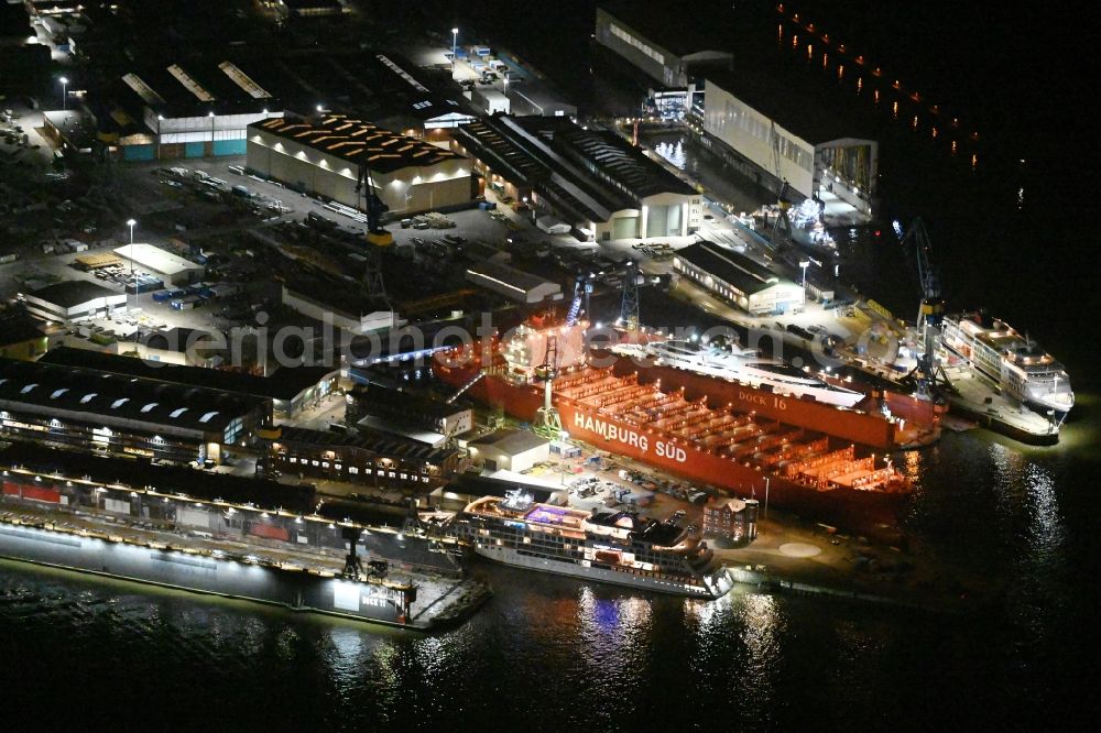 Hamburg at night from above - Night lighting Shipyard - site of the Blohm + Voss in the district Kleiner Grasbrook in Hamburg
