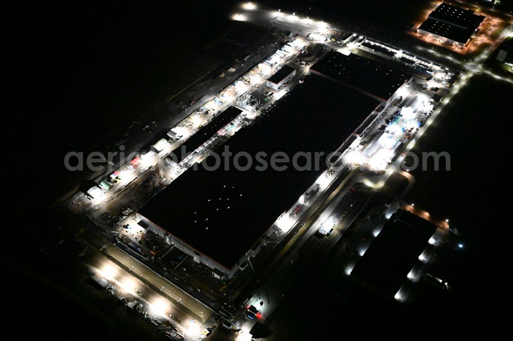 Aerial image at night Arnstadt - Night lighting factory premises of Contemporary Amperex Technology Thuringia GmbH Am Luetzer Feld in the district Bittstaedt in the district Rudisleben in Arnstadt in the state Thuringia, Germany