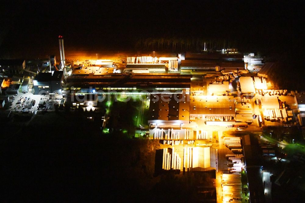 Flechtingen at night from above - Night lighting Building and production halls on the premises of ROCKWOOL Mineralwolle GmbH in Flechtingen in the state Saxony-Anhalt, Germany