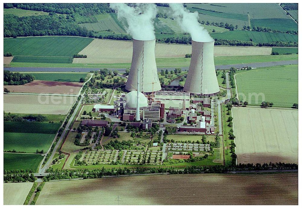Aerial photograph Grohnde - Das Atomkraftwerk Grohnde ist ein Gemeinschaftsunternehmen der E.ON Kernkraft (ehemals Preussen Elektra Kernkraft GmbH & Co.KG), der INTERARGEM, der Interessen- und Arbeitsgemeinschaft der Elektrizitätswerke Minden Ravensberg GmbH und der Stadtwerke Bielefeld GmbH