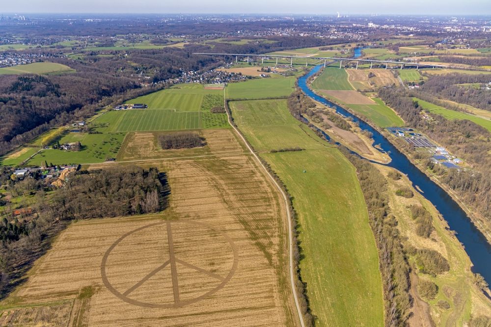 Aerial photograph Kettwig - Peace symbol in Grassland structures of a meadow and field landscape in the lowland Ruhrauen in Kettwig at Ruhrgebiet in the state North Rhine-Westphalia, Germany