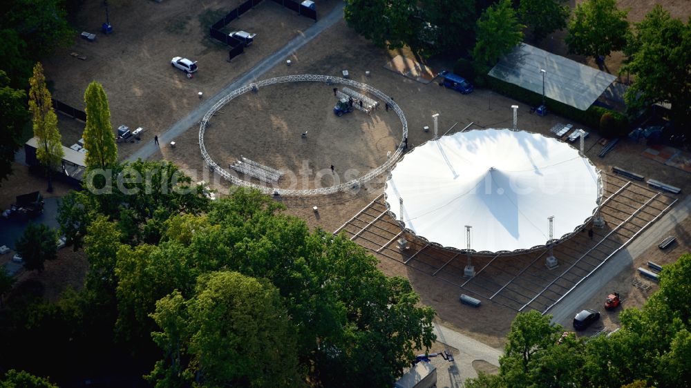 Aerial photograph Bonn - Setting up an event tent on street Landgrabenweg in Bonn in the state North Rhine-Westphalia, Germany