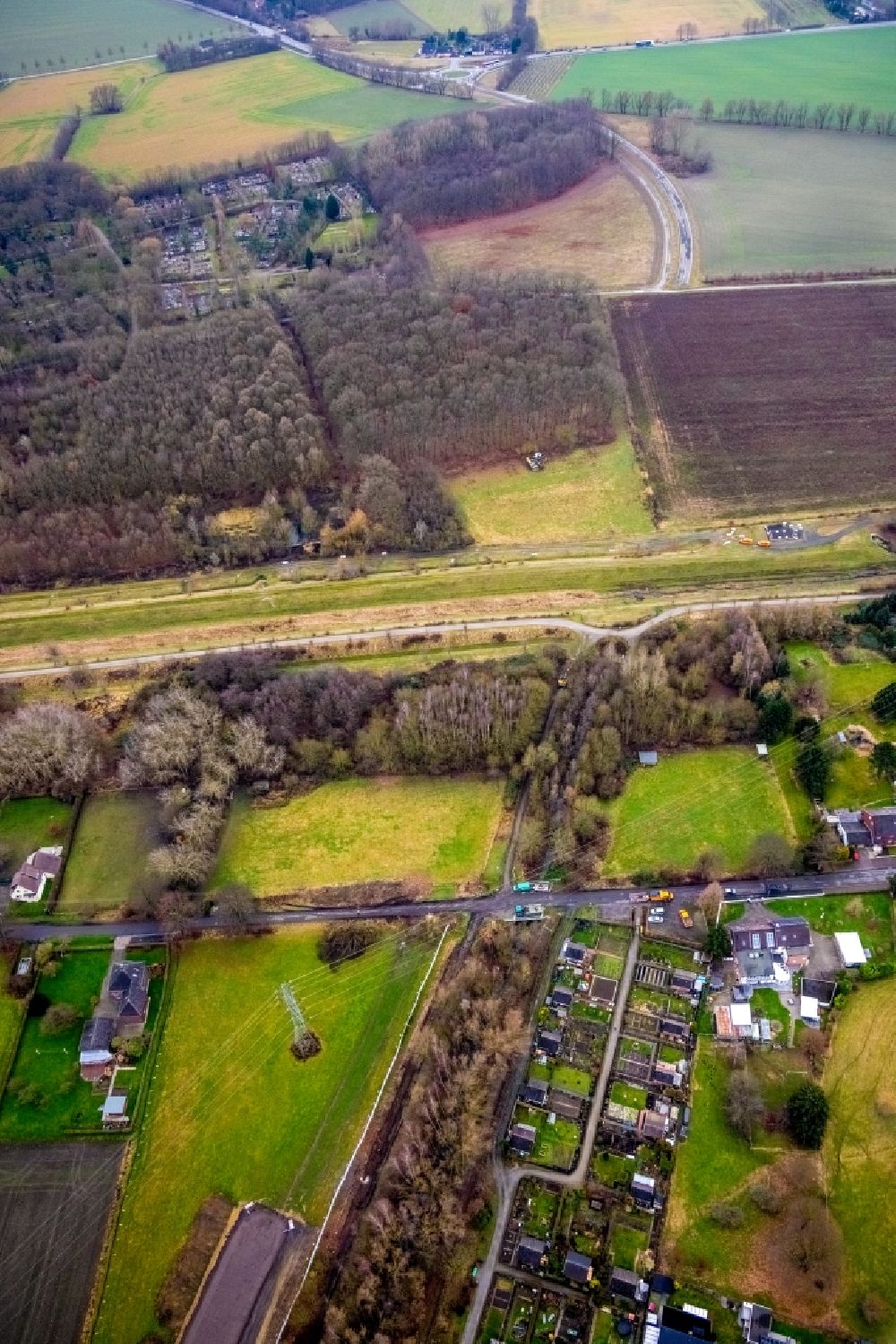 Aerial image Bergkamen - Construction of the bypass road in the course of the L821n between Erich-Ollenhauer-Strasse and Luenener Strasse in Bergkamen in the state North Rhine-Westphalia, Germany