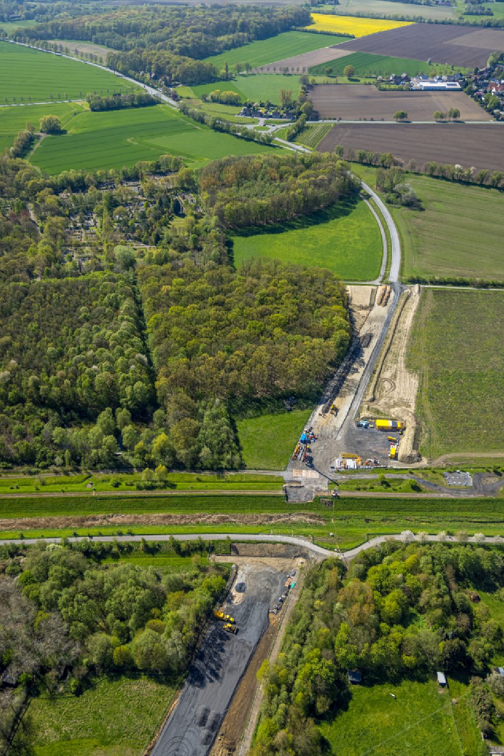 Bergkamen from above - Construction of the bypass road in the course of the L821n between Erich-Ollenhauer-Strasse and Luenener Strasse in Bergkamen at Ruhrgebiet in the state North Rhine-Westphalia, Germany