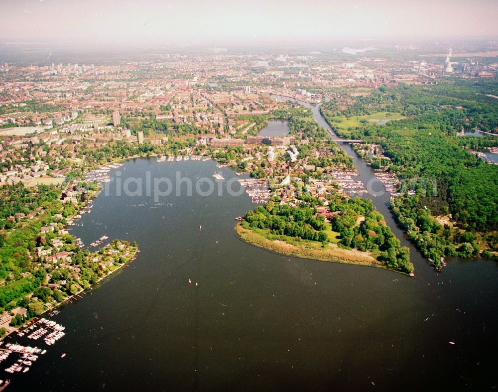 Berlin from the bird's eye view: Excursions and recreational areas on the banks of the Havel Pichelswerder in Berlin