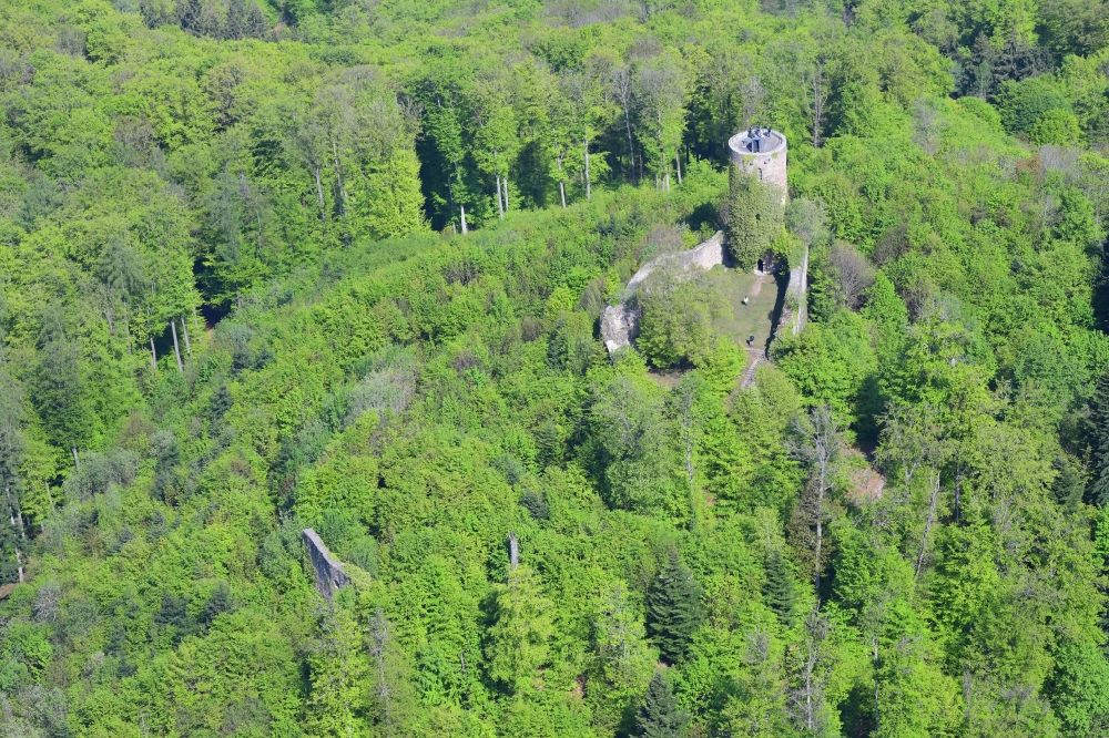 Aerial photograph Kandern - In the area of Kandern in the state of Baden-Wuerttemberg, the ruins of Sausenburg can be found. The ruins are open to visitors