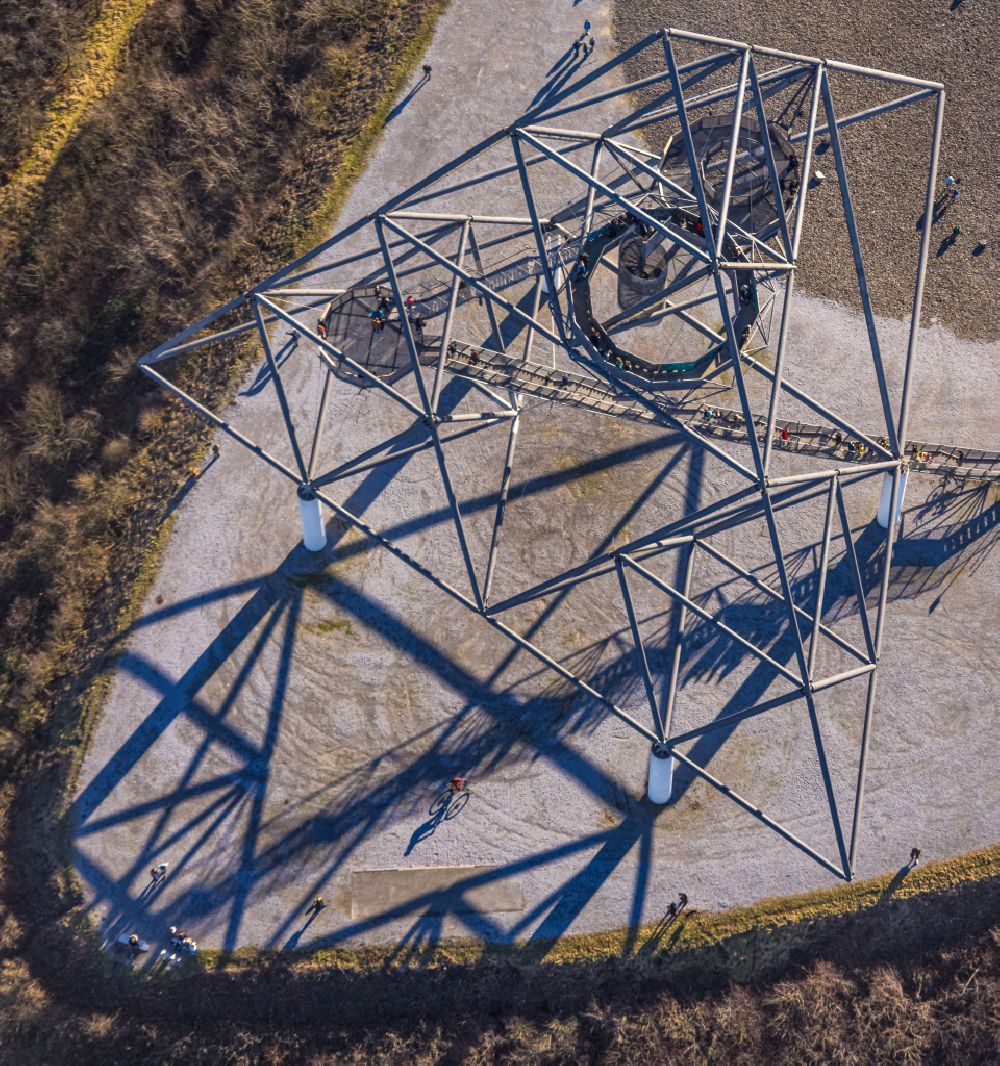 Bottrop from above - Observation tower tetrahedron with WDR film team in the heap at Beckstrasse in the district Batenbrock in Bottrop at Ruhrgebiet in the state of North Rhine-Westphalia