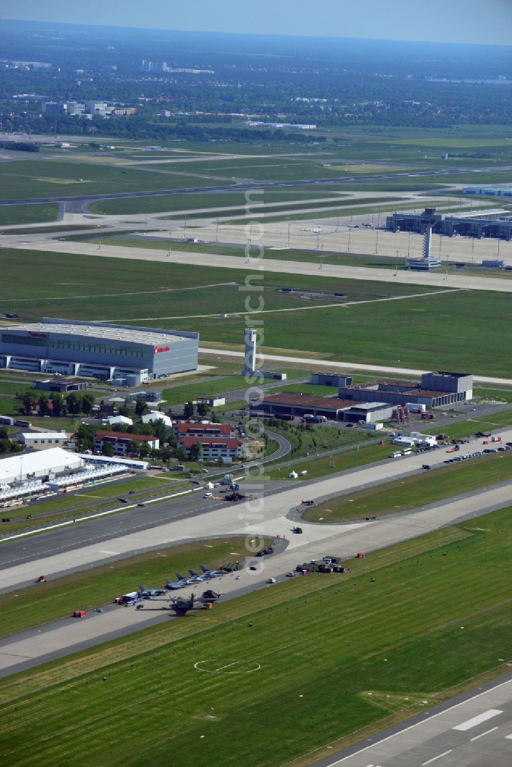 Aerial photograph Schönefeld Selchow - View of the exhibition grounds of the International Air Show ILA 2014 on the grounds of the airport Berlin-Schoenefeld-Selchow before the opening