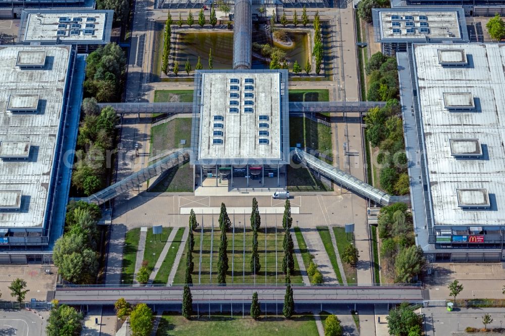 Aerial photograph Leipzig - Exhibition grounds and exhibition halls of the LMI - Leipziger Messe International GmbH on Messe-Allee in the district Nord in Leipzig in the state Saxony, Germany