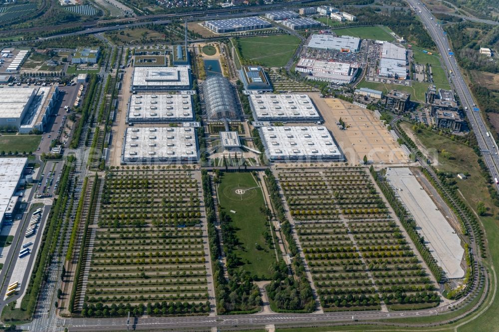 Leipzig from the bird's eye view: Exhibition grounds and exhibition halls of the LMI - Leipziger Messe International GmbH on Messe-Allee in the district Nord in Leipzig in the state Saxony, Germany