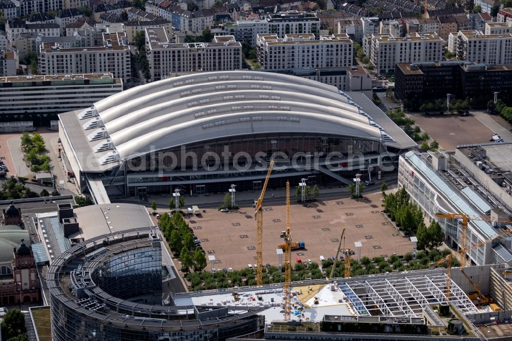 Frankfurt am Main from above - Exhibition grounds and exhibition halls of the Messe Frankfurt - Halle 3 in the district Gallus in Frankfurt in the state Hesse, Germany