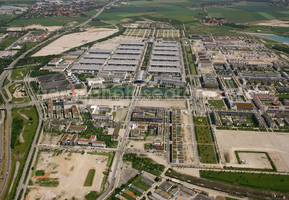 München from the bird's eye view: Exhibition grounds and exhibition halls in the district of Trudering-Riem in Munich in the state Bavaria, Germany