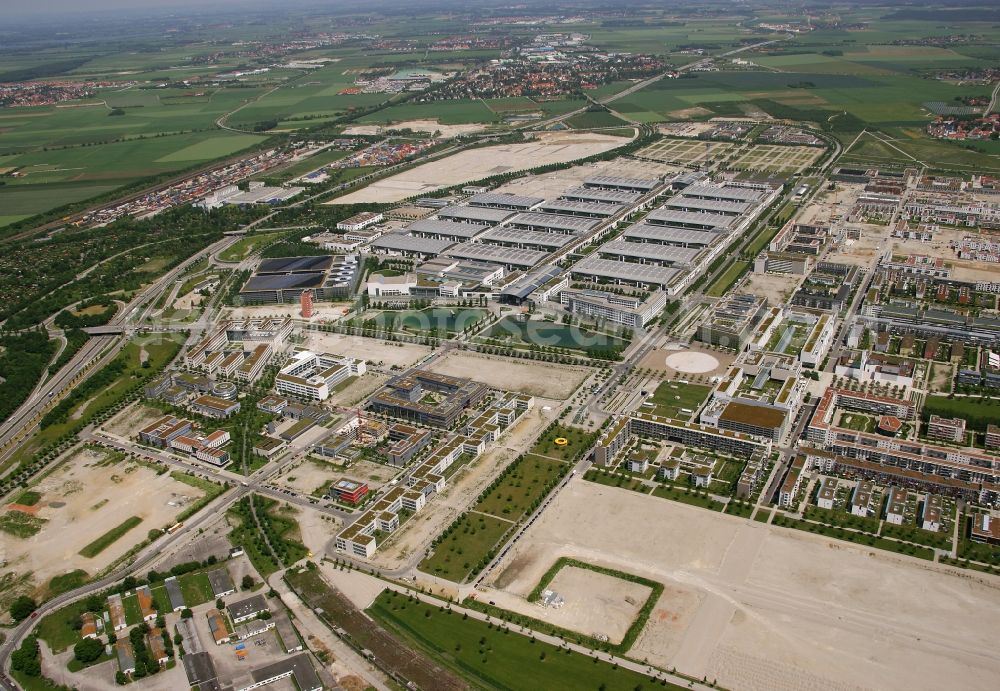 München from above - Exhibition grounds and exhibition halls in the district of Trudering-Riem in Munich in the state Bavaria, Germany