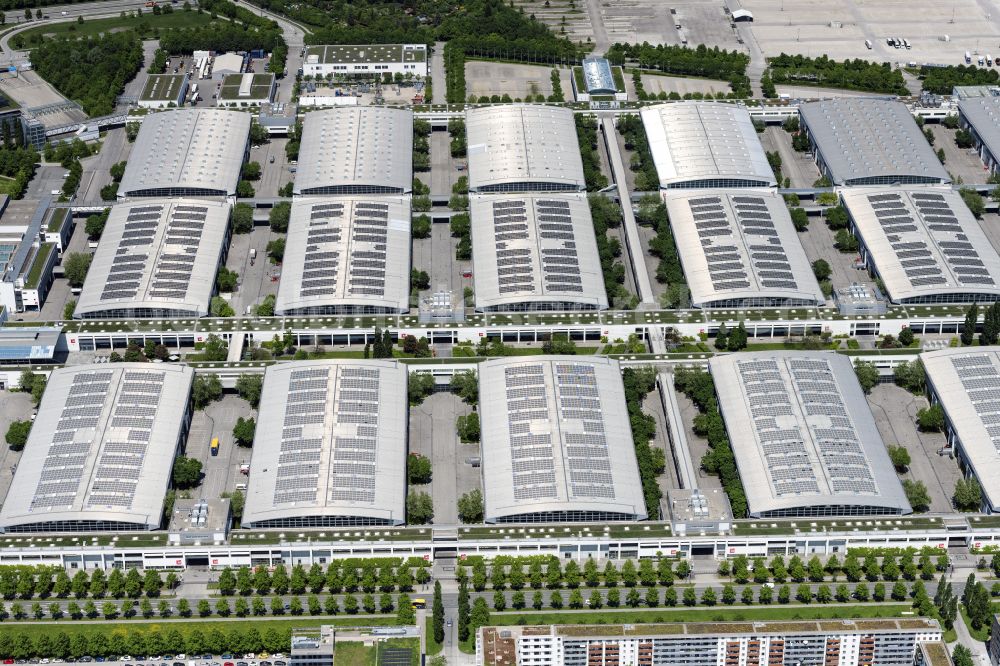 Aerial image München - Exhibition grounds and exhibition halls in the district on street Am Messesee of Trudering-Riem in Munich in the state Bavaria, Germany