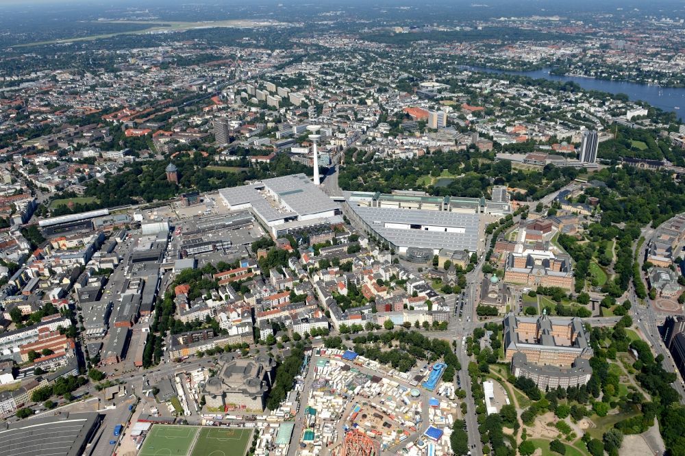 Aerial image Hamburg - Exhibition grounds and exhibition halls of the Neue Messe at the broadcasting tower Heinrich-Hertz-Turm in Hamburg, Germany