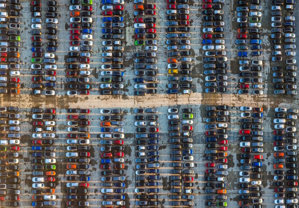 Bochum from above - Parking and storage space for automobiles on street Somborner Strasse in the district Langendreer in Bochum at Ruhrgebiet in the state North Rhine-Westphalia, Germany