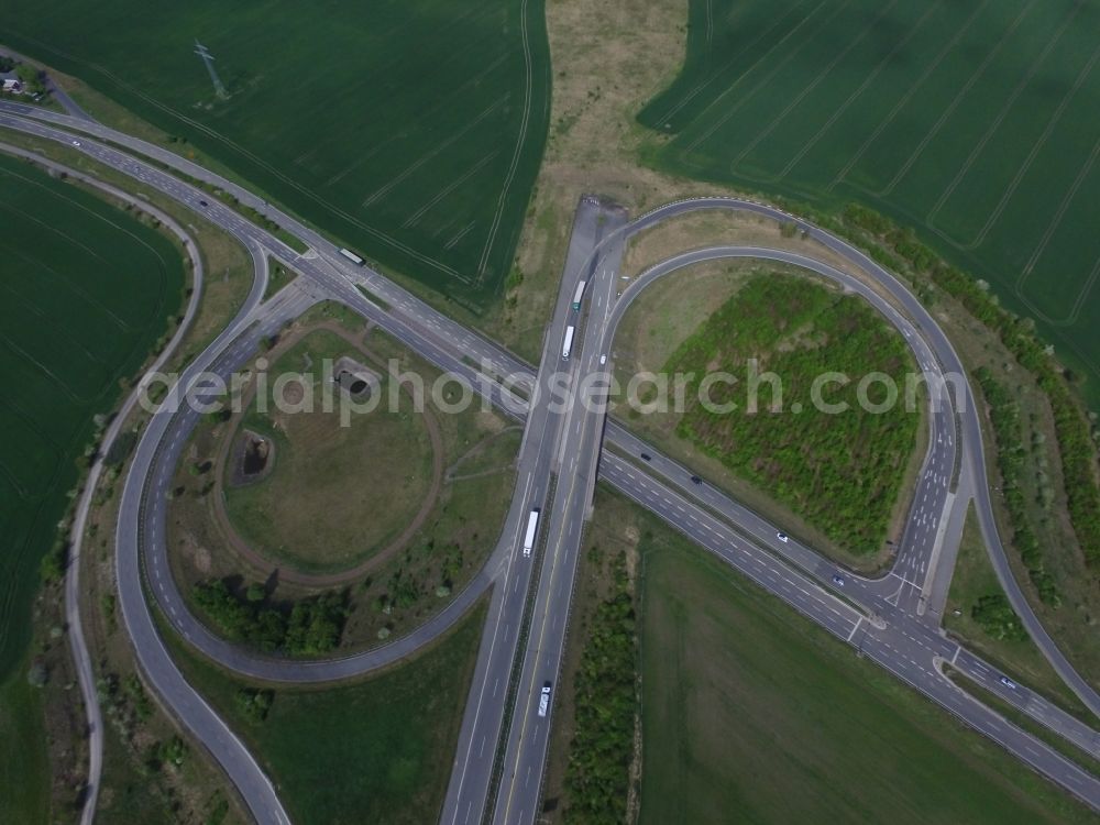 Aerial image Bennstedt - Routing and traffic lanes during the highway exit and access the motorway A 143 to the B80 in Bennstedt in the state Saxony-Anhalt, Germany