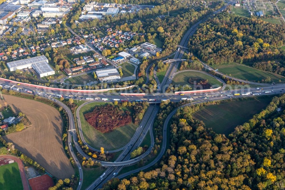 Aerial image Karlsruhe - Routing and traffic lanes during the highway exit and access Karlsruhe Mitte the motorway A 5 in the district Durlach in Karlsruhe in the state Baden-Wurttemberg, Germany