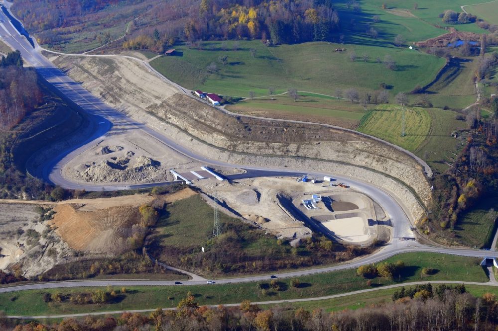Aerial photograph Minseln - Route and lanes in the course of the exit and access of the motorway junction of the BAB A98 Rheinfelden-Ost in Minseln in the state Baden-Wuerttemberg, Germany