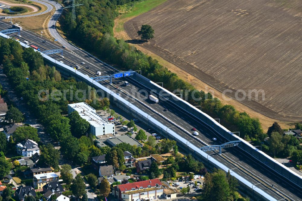 Aerial photograph Hamburg - Route and lanes in the course of the exit and access of the motorway junction of the BAB A7 Schnelsen-Nord in the district Schnelsen in Hamburg, Germany