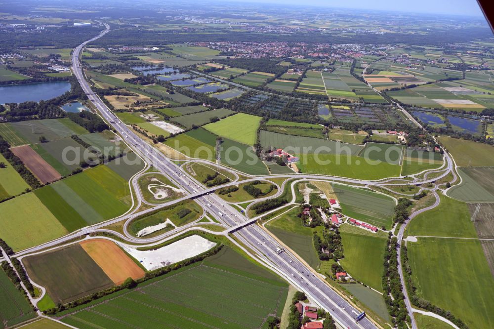 Aerial image Unterföhring - Route and lanes in the course of the exit and access of the motorway junction of the BAB A99 in Unterfoehring in the state Bavaria, Germany