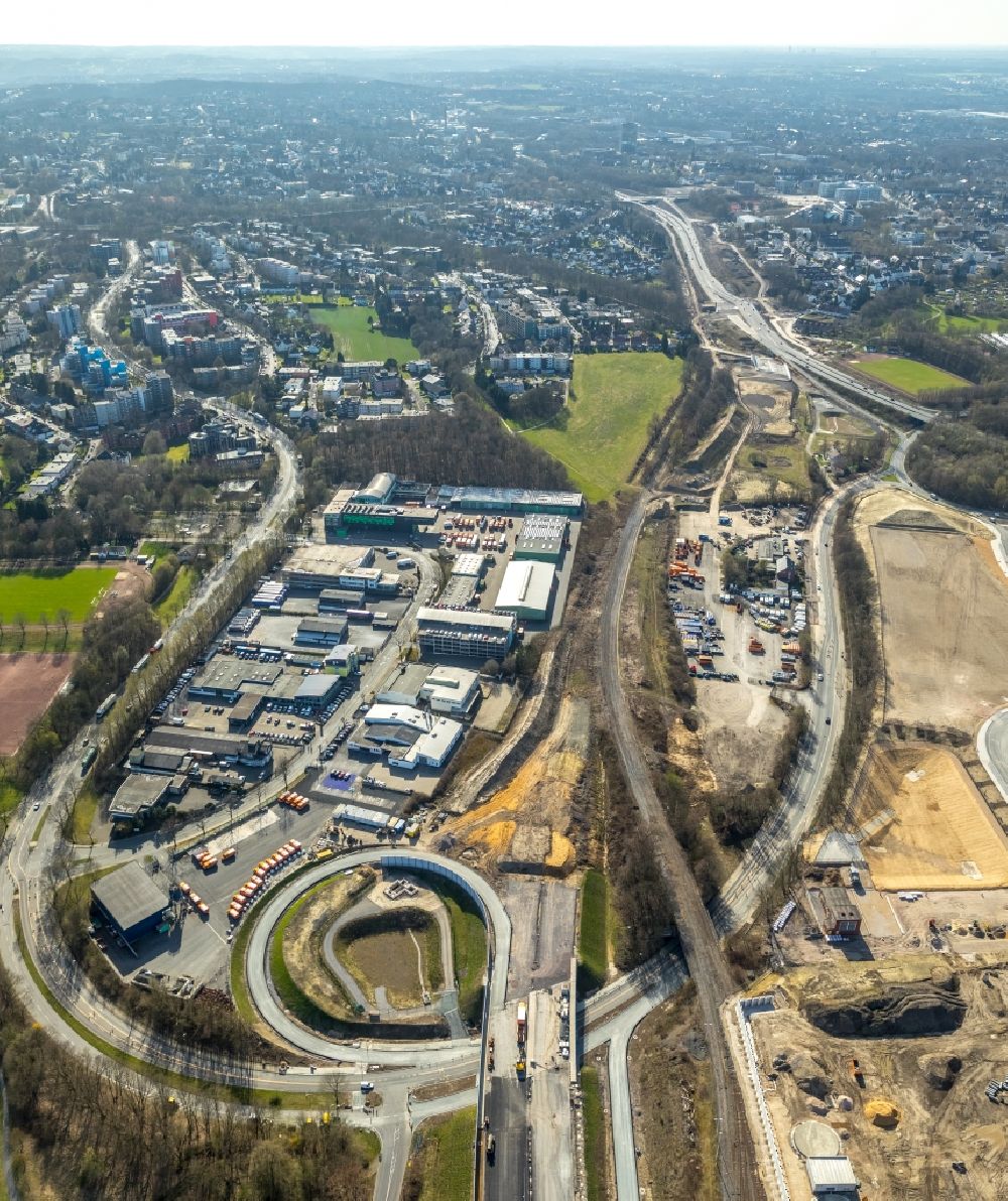 Bochum from the bird's eye view: Highway construction site for the expansion and extension of track along the route of A44 and the area of surrounding industrial estate in Bochum in the state North Rhine-Westphalia