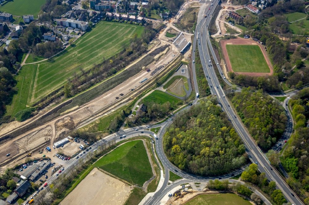 Aerial image Bochum - Highway construction site for the expansion and extension of track along the route of A448 and the area of surrounding industrial estate in Bochum in the state North Rhine-Westphalia