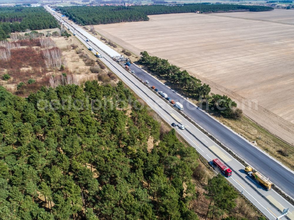 Linthe from the bird's eye view: Highway construction site for the expansion and extension of track along the route of A9 in Linthe in the state Brandenburg, Germany
