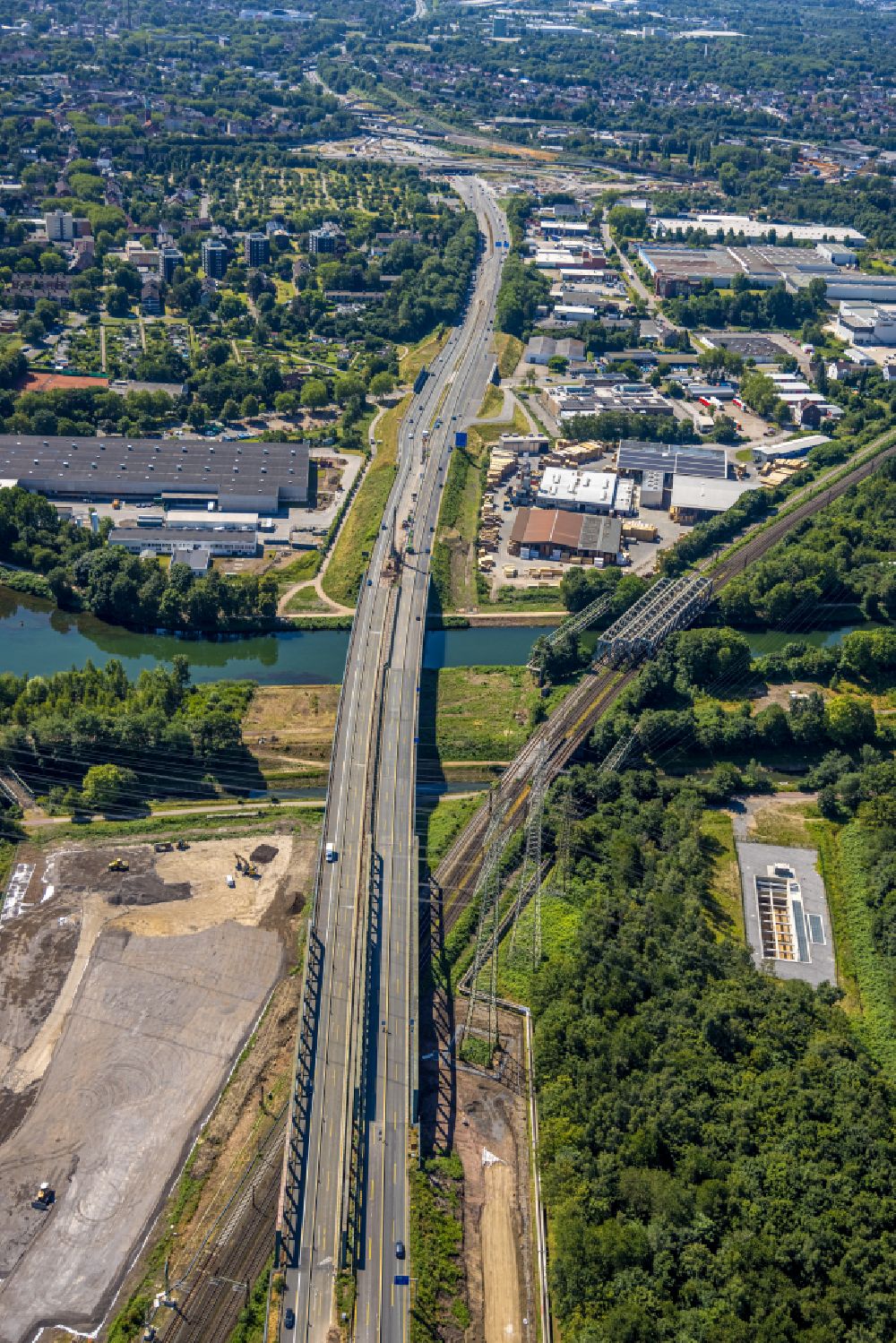 Recklinghausen from the bird's eye view: Motorway construction site for the expansion and extension of track along the route of A43 in Recklinghausen at Ruhrgebiet in the state North Rhine-Westphalia, Germany